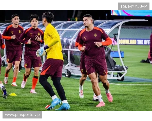 澳洲球员米勒杭州对阵国足期间顺便理发细节引发赛前趣闻热议话题